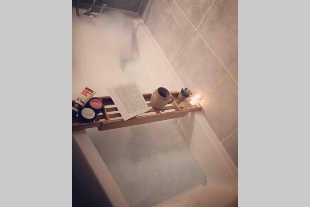 Artist Home - City Center - Bathtub - Terrasse - Full Appartment Rouen Ngoại thất bức ảnh